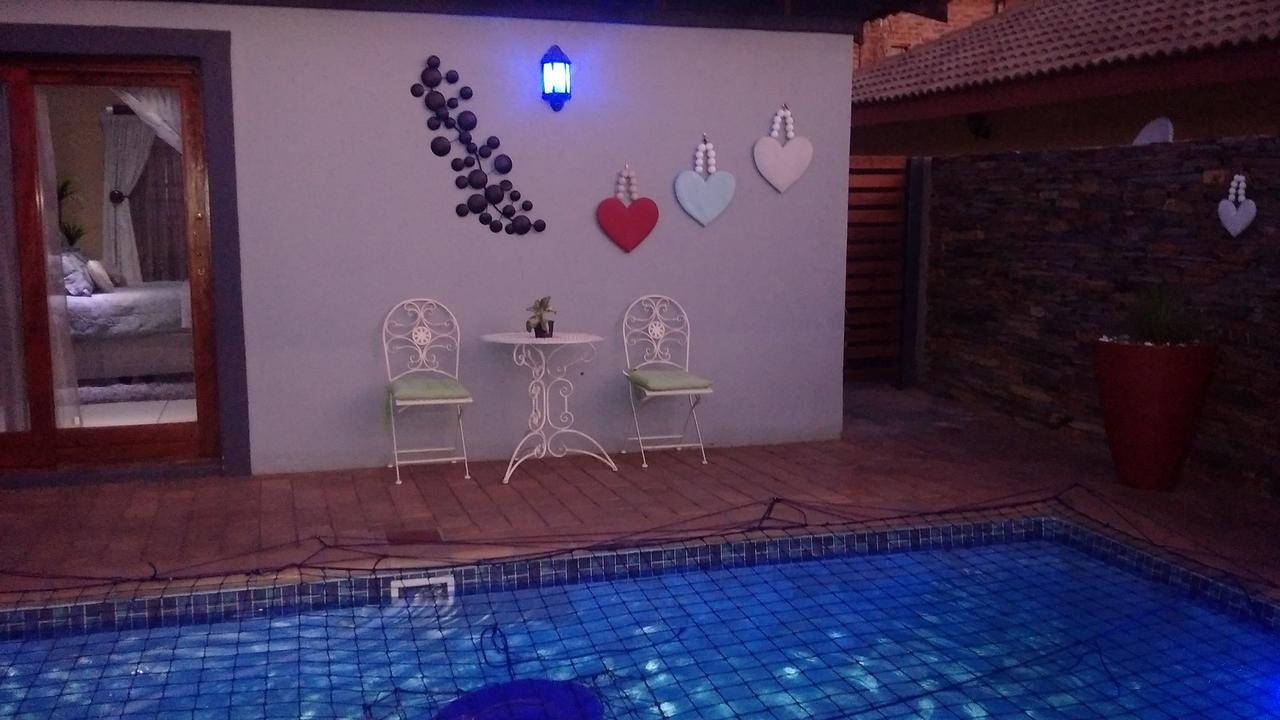 Dinaledi House Hotell Bela-Bela Exteriör bild
